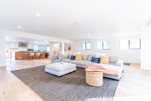 Bellevue Oasis with 6 BR Haven! – khách sạn tại Interlake