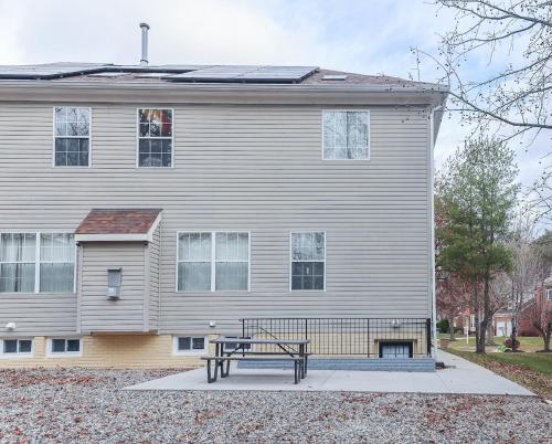 Stylish Studio Escape - Calm & Convenient Lanham in 蘭漢