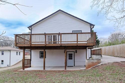 Atlanta 6 Bed 4 Bath 3800sqft in Browns Mill Park