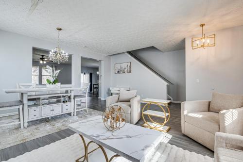 Atlanta Luxe Elegant Group Retreat and Social Hub in South Fulton