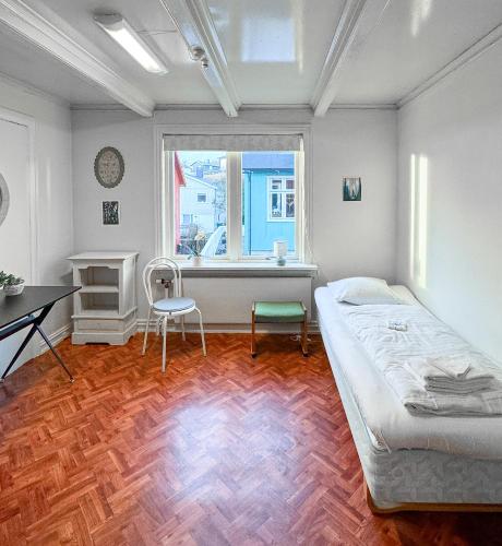 The Finch - guesthouse - city life in Tórshavn