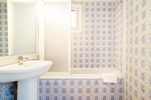 Fira Guest House - image 10