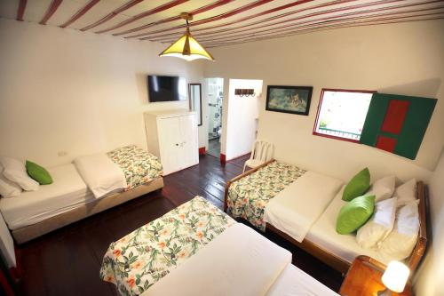 1 double bed, 3 twin beds