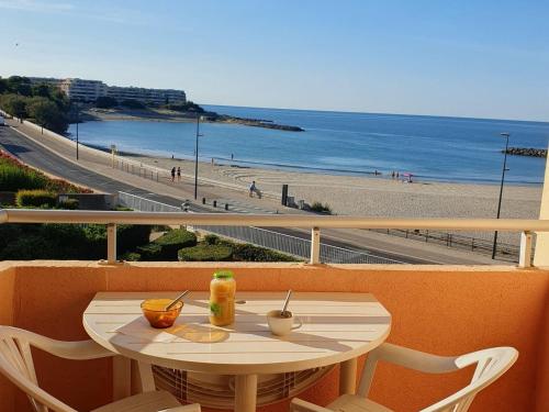 T2 avec Parking en Front de Mer, Accès Plage - FR-1-472-216