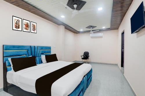 Super Hotel O Shri Buddheshwar Temple Lucknow in Rajajipuram