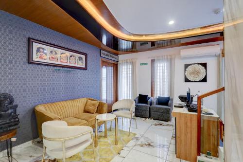 Lobby, Townhouse Passport Office Saligramam Formerly K.K Nagar Residency in Vadapalani