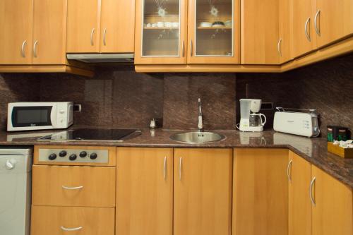 Fira Guest House - image 12