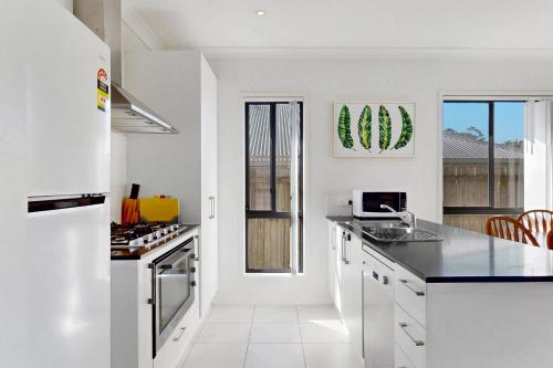 4BR Family Home Coomera Theme Parks Shopping - Gold Coast