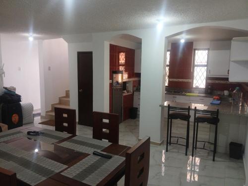 Casa Céntrica 2 pisos 3 habitaciones 2 terrazas (Casa Centrica 2 pisos 3 habitaciones 2 terrazas) in Los Ceibos