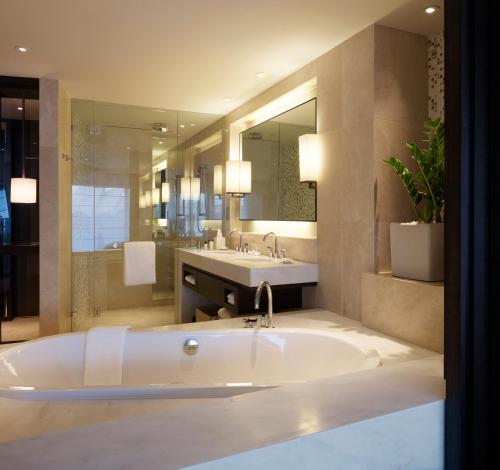 Park Hyatt Sydney The 5-star Park Hyatt Sydney offers comfort and convenience whether youre on business or holiday in Sydney. The property offers a high standard of service and amenities to suit the individual needs o