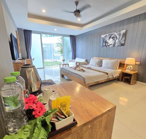 room detail thumbnail 1