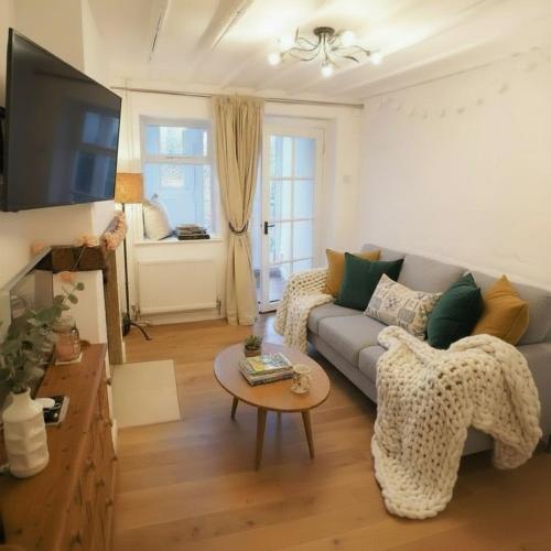 Quaint 2 Bedroom Cottage in Royal Wootton Bassett gîte à louer The Wiltshire Hotel