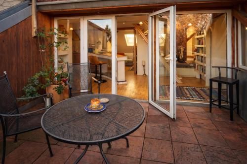 Romantisches Dach-Loft im Zentrum mit Terasse I 100qm I Self Checkin