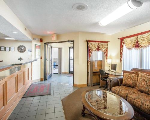 Econo Lodge Inn & Suites in Murfreesboro, USA