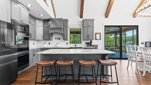 Gray Fox Lodge by AvantStay WATERSLIDE Pool Theater Sleeps 23 in Lake Norman of Catawba, USA