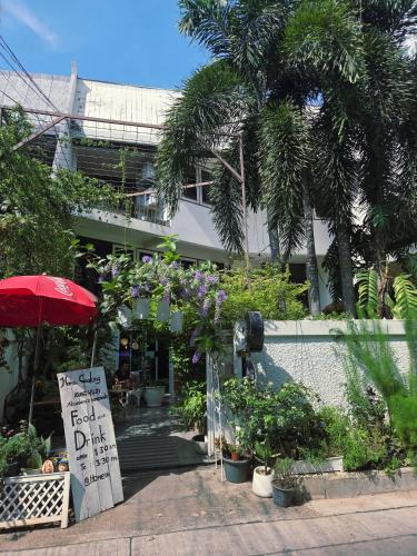 Home16 Sukhumvit16, Bangkok
