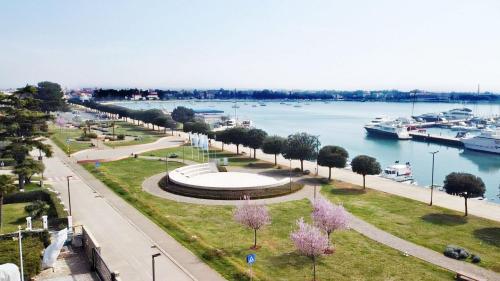 Cozy flat with garden access in Umag - image 5
