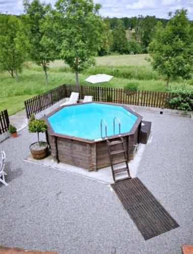 2 bedrooms, 3 beds