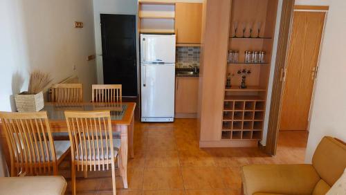 2-Bedroom Chalet for Ski and Summer in 칼엔비안