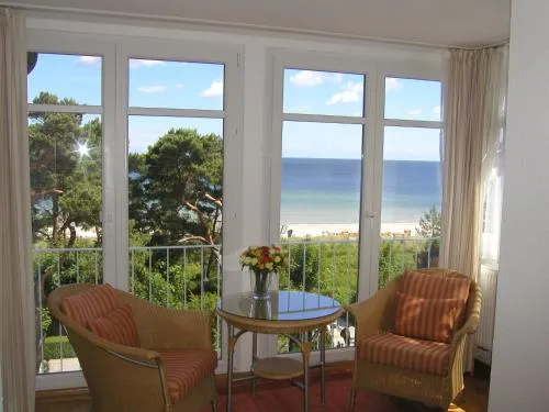 FeWo direkt am Strand mit Meerblick und Südbalkon, Villa Freia 27, Binz in Binz, Deutschland
