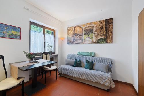 Two-Bedroom Deluxe Apartment with Garden View