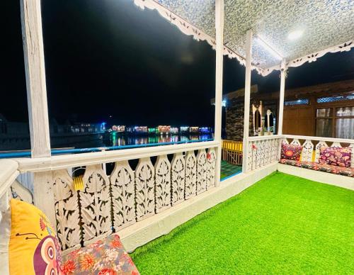 balkon/terasa, New Retreet Houseboat in Srinagar