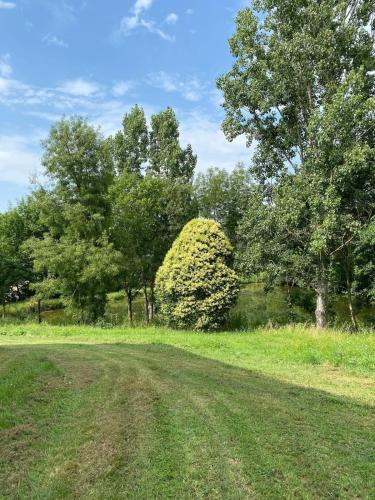Maison T4 dans ancien corps de ferme avec lac in 戈迪