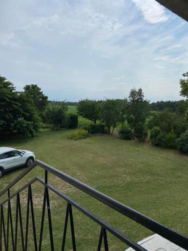 Maison T4 dans ancien corps de ferme avec lac in 戈迪