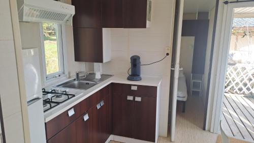 Mobile-home tout confort 2 chambres - Lac de Pont-de-Salars in 蓬德薩拉爾