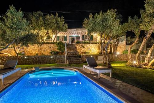 Villa Tamaris S Privatnim Bazenom 700m Od Mora - Makarska