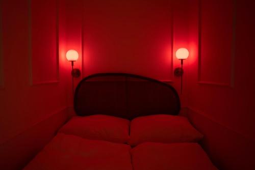 Design Micro-Studio | 10 min to Central Station - image 14