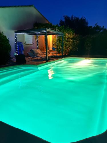Les hirondelles Piscine privée climatisation billard calme 4 lits