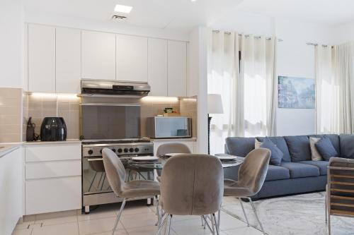 Town Square Zahra 2B - 2 Bedroom Apartment - Allsopp & Allsopp - image 13