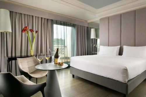 room detail thumbnail 0