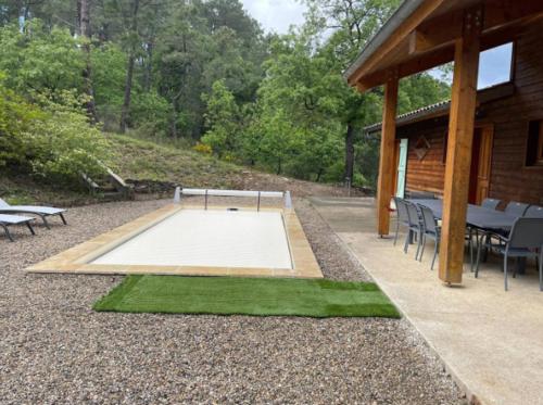 Villa in Ardèche with pool (Villa in Ardeche with pool) in 呂薩