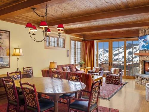 蛇河別墅溫泉羅克度假酒店 (Snake River Lodge & Spa) in 堤頓村