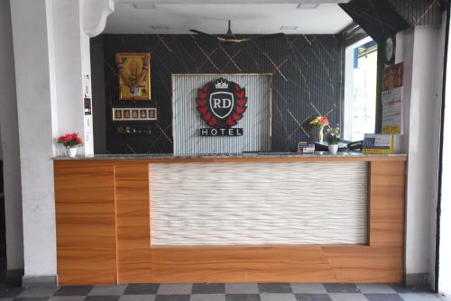 Létesítmények, RD Hotel-Near Anna Statue in Perundurai