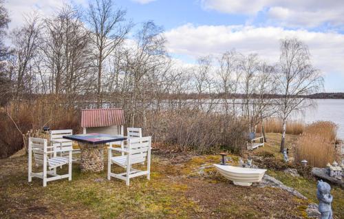 Sommarstuga med strandtomt in Fallo