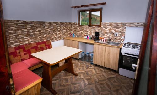 virtuve, Ioska Boro in Rusca