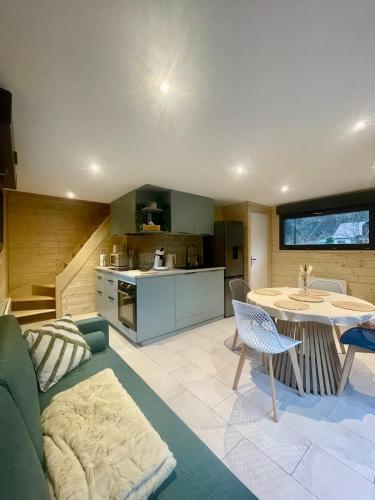 客房, Chalet neuf climatisé GIEZ Lac d Annecy et Montagnes (Chalet neuf climatise GIEZ Lac d Annecy et Montagnes) in 日耶