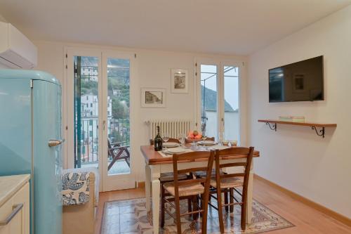 GuestHost - La Casa in Sasso Flat with Terrace