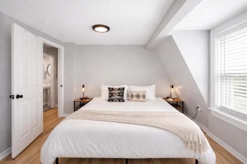 Charming home near Churchill Ds and Expo Center in Louisville, USA