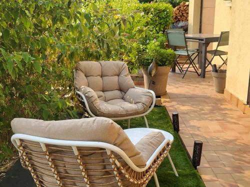 Cozy Apartment in Millau Private Terrace Pouncho