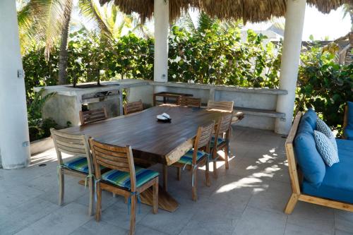 Sunset Villa Ocean View Retreat in Monterrico