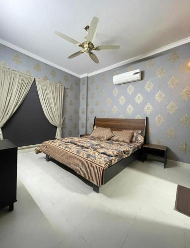 Beautiful villa in bahria town karachi