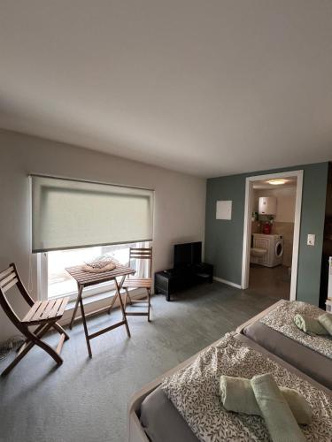 modernes Monteurzimmer mit zwei Einzelbetten in Laudenbach (Rhein-Neckar)