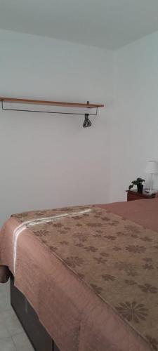 Departamento amoblado completo zona céntrica - todos los servicios