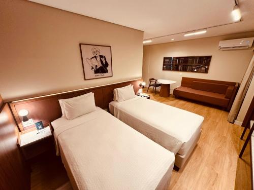 2 twin beds