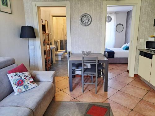 Como Art Apartment by Quokka 360 - Comfortable Apartment in Como Downtown
