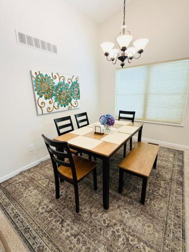Premier 3BR Retreat - CVNP, Blossom & Boston Hills in كيوياهوجا فالز